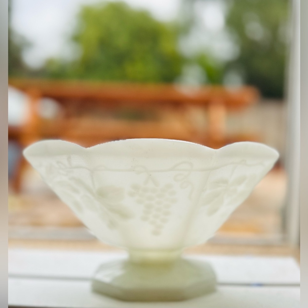 Vintage Anchor Hocking milk glass harvest grape footed bowl
